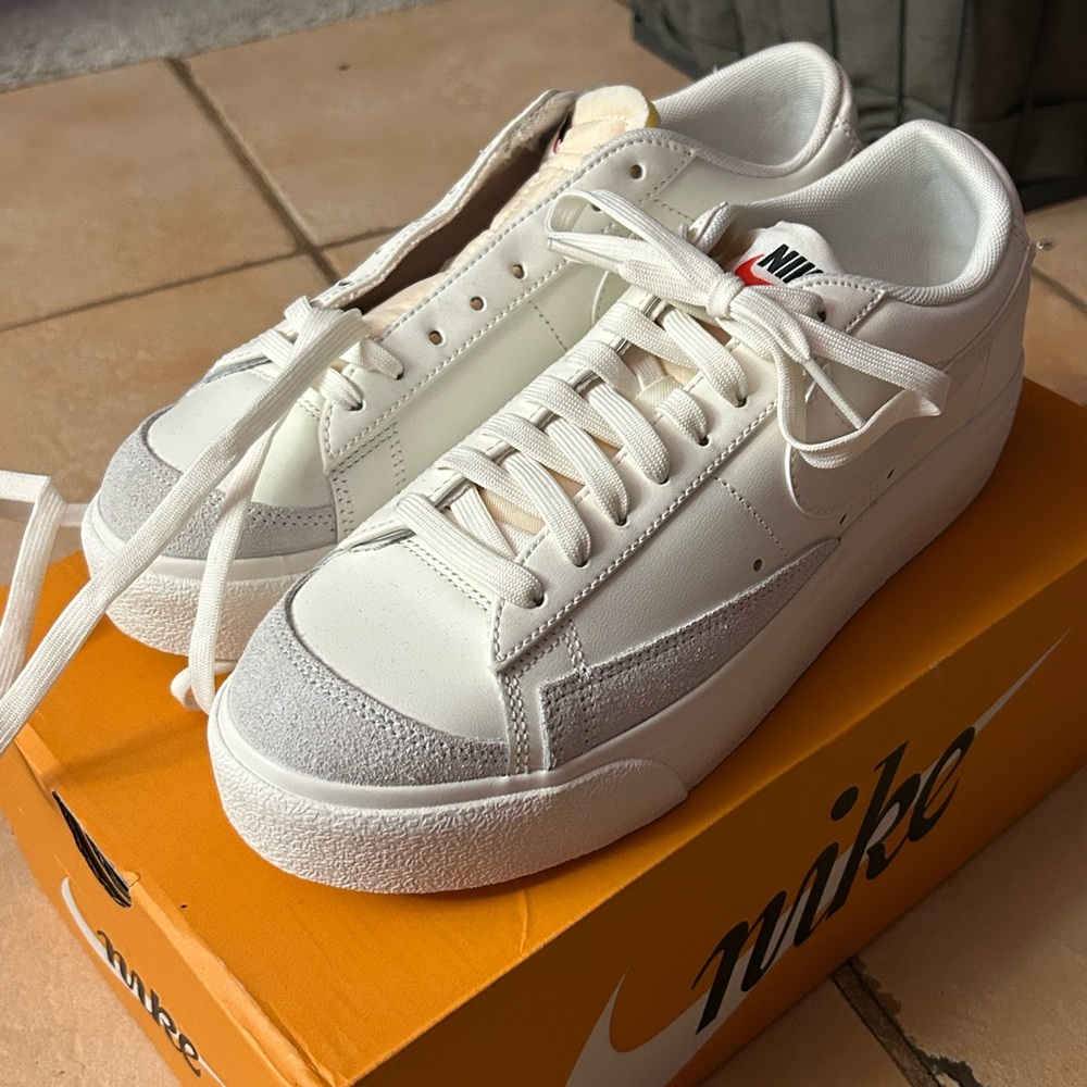 Nike White and Gray Women's Athletic Shoes